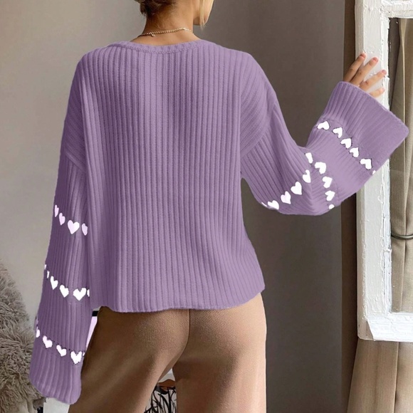 Cozy Solid heart Print Bell Sleeve Loose Fit Sweater Top - Picture 5 of 9